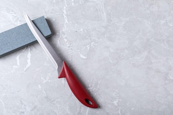 What is a boning knife? How to choose one and 3 recommended picks explained What is a boning knife? How to choose one and 3 recommended picks explained