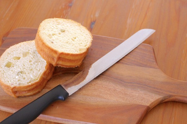 Is a bread knife really necessary? What are the benefits of using one? Is a bread knife really necessary? What are the benefits of using one?