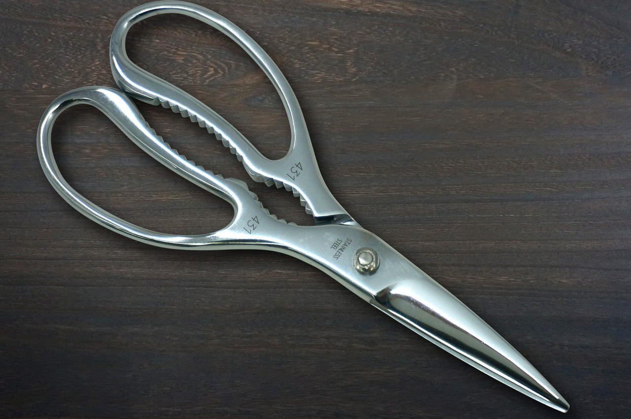 https://cdn11.bigcommerce.com/s-attnwxa/images/stencil/original/products/4888/197223/other-brands-stainless-steel-japanese-kitchen-scissors-detachable-cook-san-c-12__10584.1652626242.jpg?c=2&imbypass=on&imbypass=on