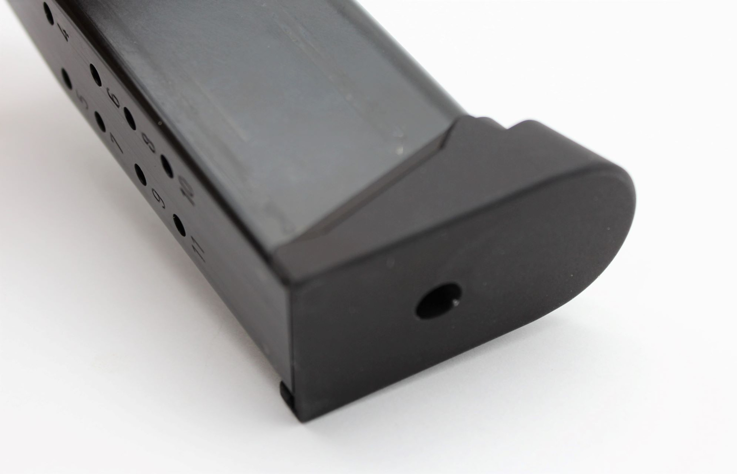 Aluminum pinky extension for use with the taurus gx4 and 10 round m