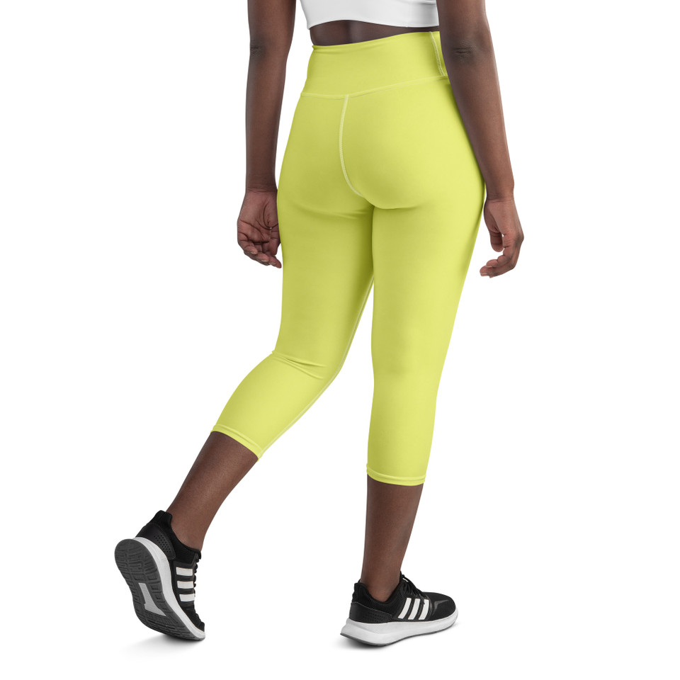 Crafted from a premium blend of moisture-wicking and breathable fabric, these capris keep you cool and dry, even during the most intense workouts.