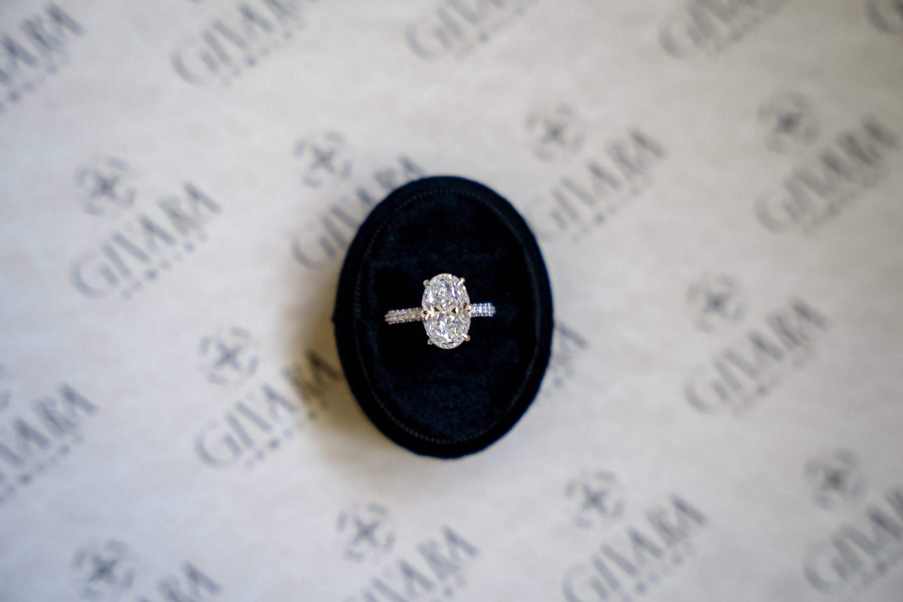 Oval diamond ring detail