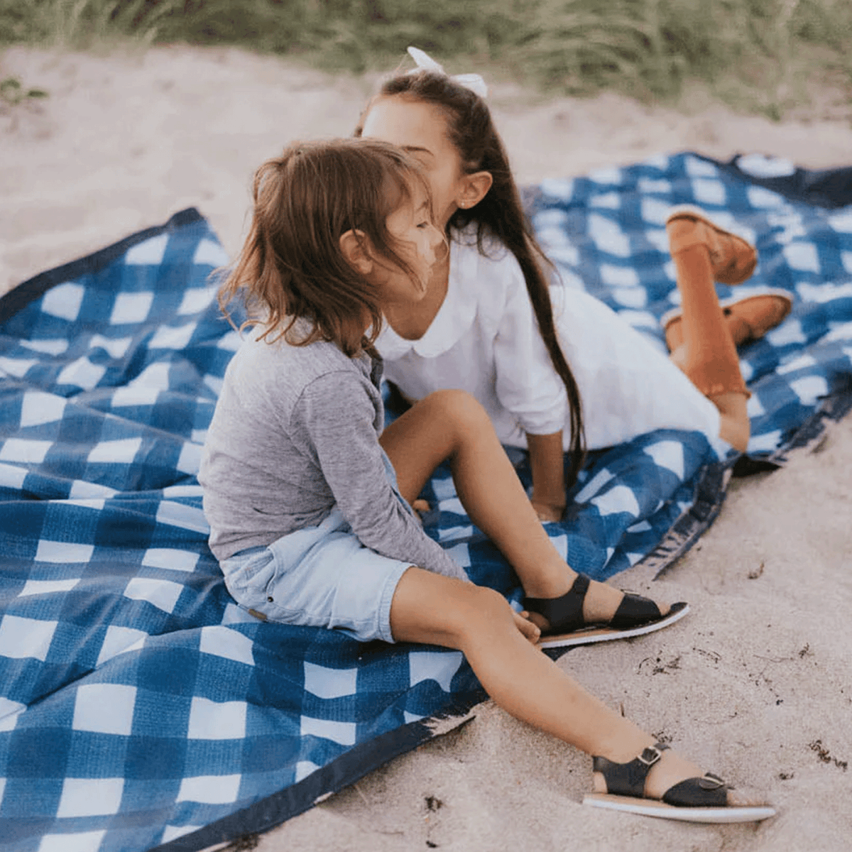 Outdoor Blanket - 5 x 10 - Navy Plaid