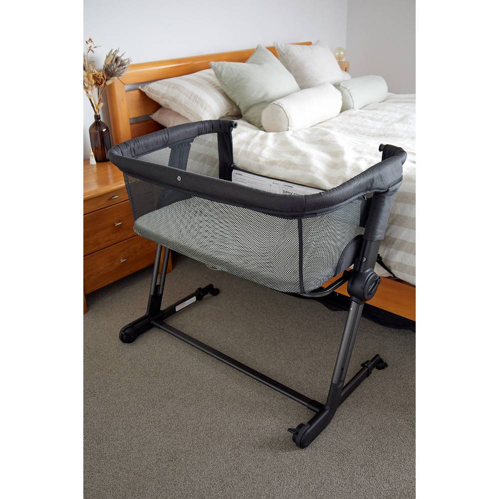 Unilove Hug Me Plus 3-in-1 Bedside Bassinet - Black