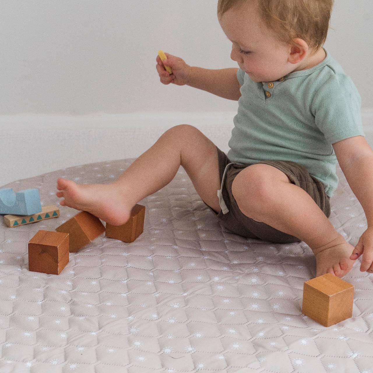 Medium Waterproof Quilted Play Mat - Oat Sunshine - 100cm