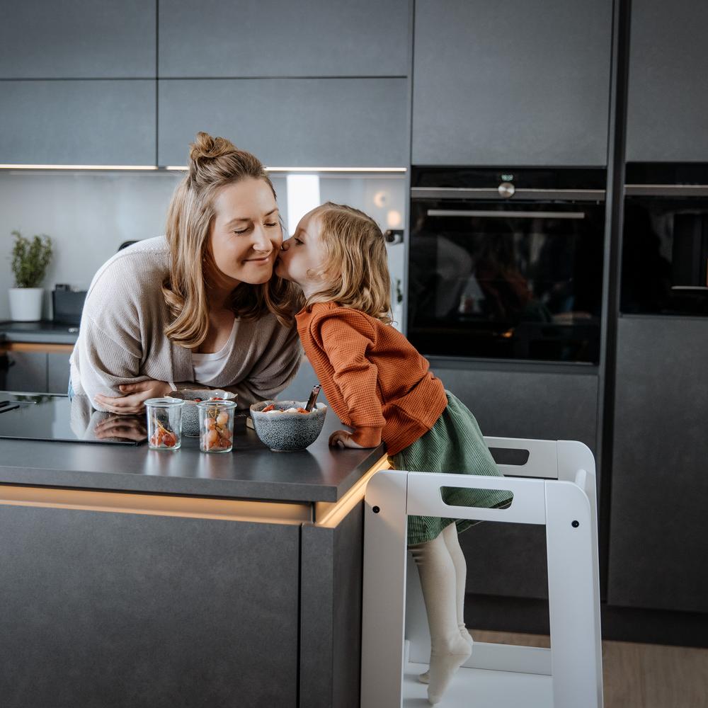 Hauck Learn N Explore Tower - White