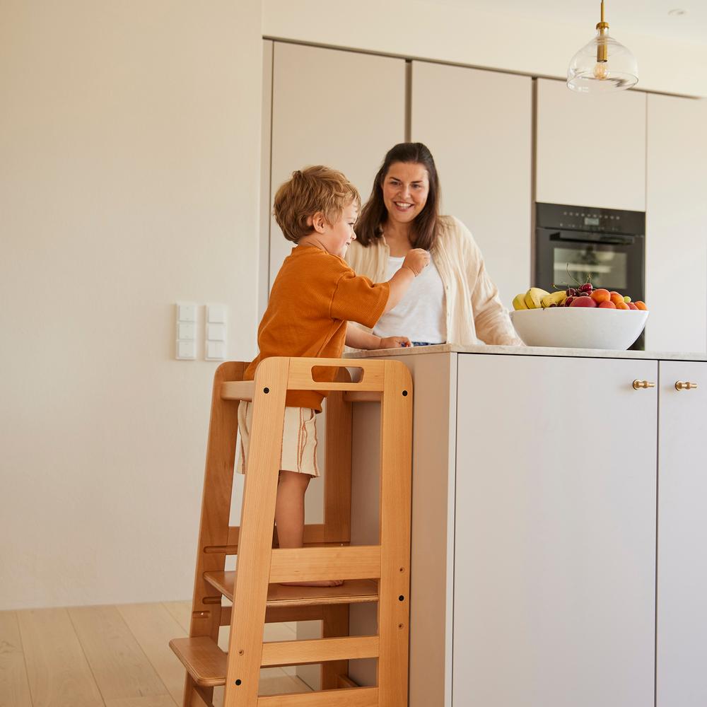 Hauck Learn N Explore Tower - Natural