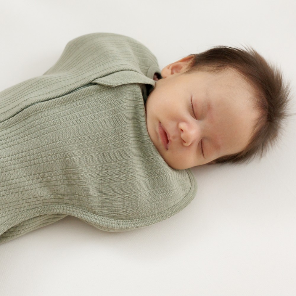 Woolbabe Organic Cotton/Merino Fitted Zip Swaddle - Flax Marl