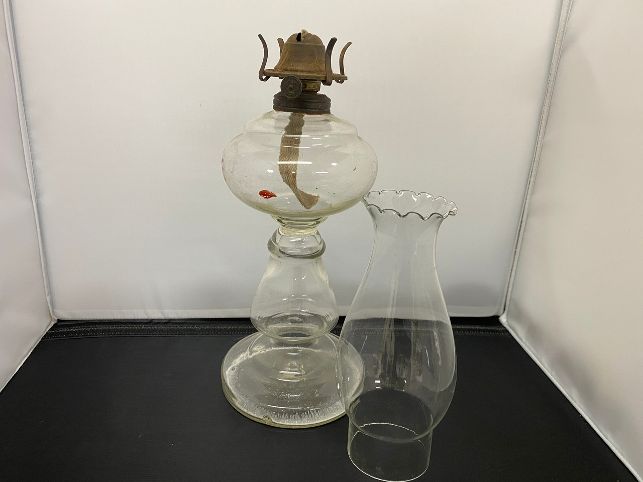 Glass oil clearance lantern