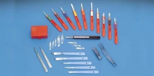 Deroyal - Swann-Morton - D6205 - Surgical Blade Carbon Steel No 15 Sterile Disposable Individually Wrapped - Case/200