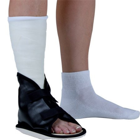 Deroyal - 2027-04 - Cast Shoe Large Female