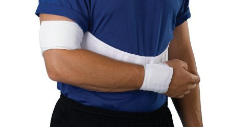 Deroyal - 204S10 - Shoulder Immobilizer Medium Foam / Polyester Cotton Hook And Loop Closure Left Or Right Arm