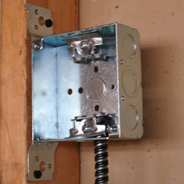 Garvin Industries 4" Square Bracketed Box, 1-1/2" Deep, Welded, with MC/BX Clamps, Flat Vertical Bracket