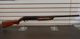 1977 ITHACA MODEL 37 FEATHERLIGHT 12 GA PREOWNED 40TH ANNV DUCKS, Ithaca 37 Featherlight 1977 shotgun, Ducks anniversary Ithaca shotgun, vintage Ithaca pump 12 gauge, Ithaca 37 side view, Featherlight shotgun wood stock, bottom eject shotgun