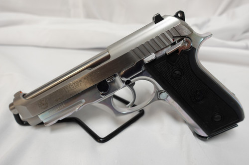 Taurus PT 100 P .40 S&W 5" Stainless DA/SA 92 Pattern Defense Pistol, 1 MAG, PREOWNED, Taurus PT-100 P .40 S&W pistol delivers reliable performance with stainless steel durability, DA/SA operation, and a proven 92-pattern design. Built for duty use, home defense, and range shooting, it offers dependable accuracy, solid construction, and reliable feeding for defensive and training applications.