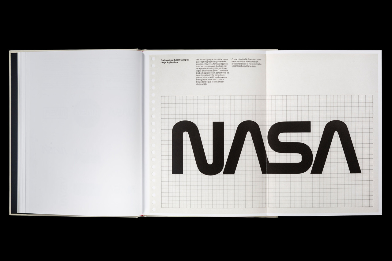 最終お値下げ！NASA Graphics Standards Manual NASA Graphics Standards Manual Remastered Edition: Darnell, Tony