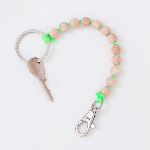 Natural & Neon Green Perlen Short Wooden Beaded iPhone & Keychain, Ina Seifart, tomfoolery