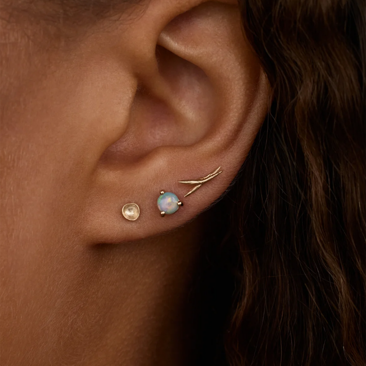 Single Crossed Stick Wisp Stud Tomfoolery London