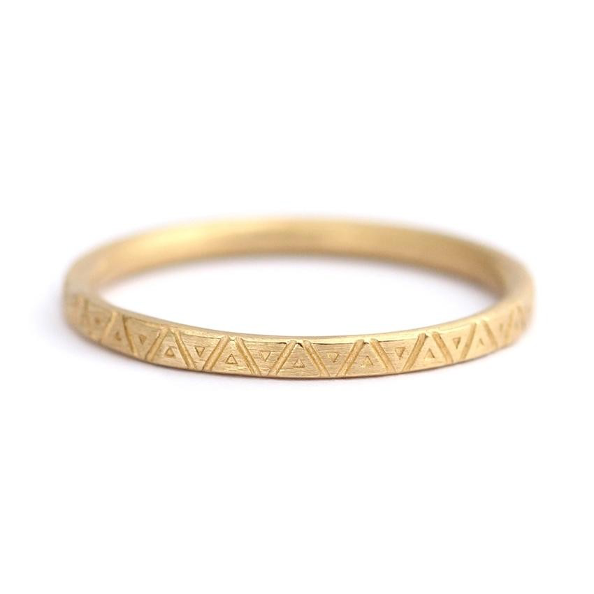 tomfoolery: triangle pattern wedding band, geometric engraved ring by artemer