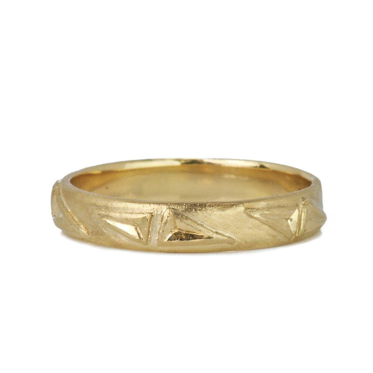9ct Yellow Gold Engraved Triangle Band