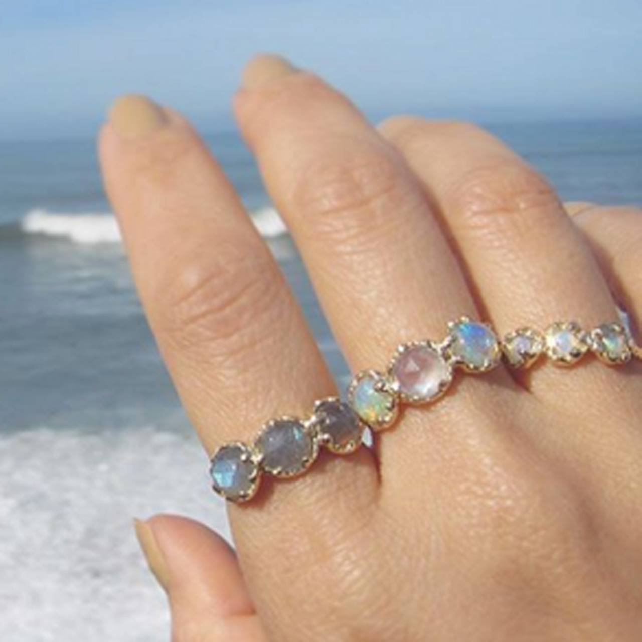 Haku Lei Moonstone Ring, Misa, tomfoolery