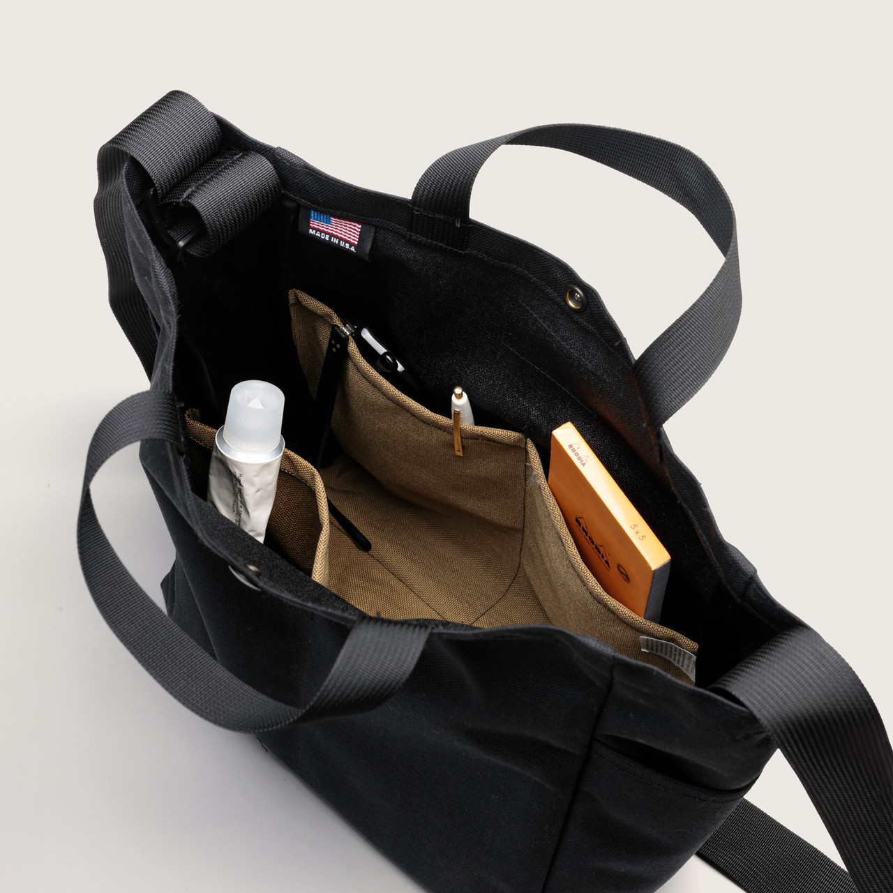 Multi-pocket bag strap