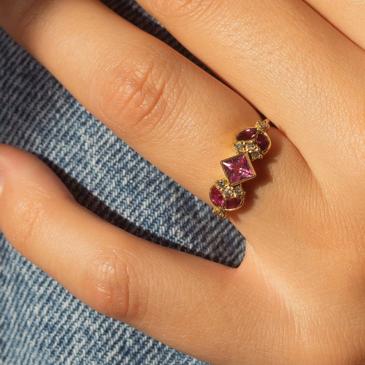 Nymphéa Pink Sapphire & Ruby Ring, Sophie d'Agon, tomfoolery