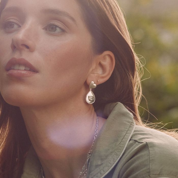 アリソン・ヴォート Allyson Vought デビットウィラードソン Gold Bewitched Heart Drop Earrings with Eye Teardrop