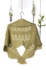 Yarn Vibes Knitting Pattern - Erin Fishtail Shawl