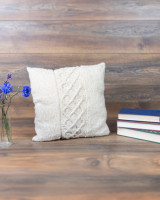 Cuimhne Cushion Cover in Yarn Vibes Aran