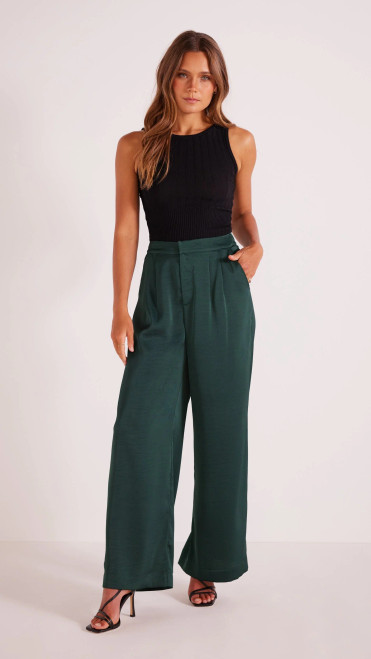 Air Essentials Wide Leg Pant Dark Palm – Research and Design