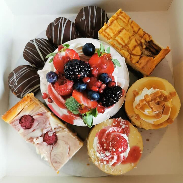 ......Build a Cheesecake Selection Box £16 ....
Choose any 1 x chilled set cheesecake, choose any 2 x baked American style cheesecakes and add any 3 items from the extras menu.
