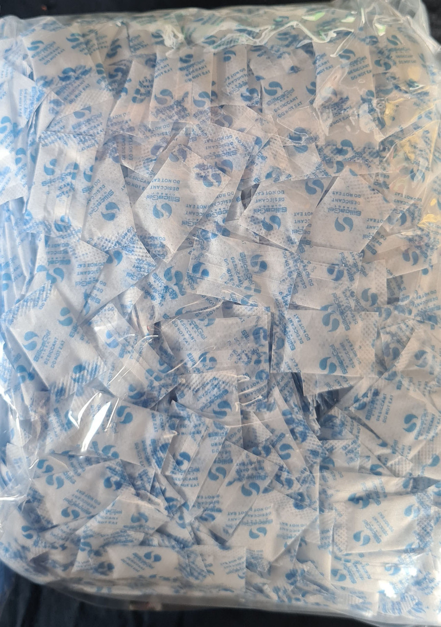 0.5g silica gel desiccant packets in Aiwa paper packaging