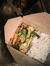 Kraft Meal Box - 70oz Base:L:7.7in W:5.5in H:2.5in Top:L:8.5in W:6.3in H:2.5in - 200 pcs