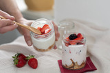 Round reusable jar glass with aluminium cap - 10oz D:2.75in W:2.87in H:3.77in - 20 pcs