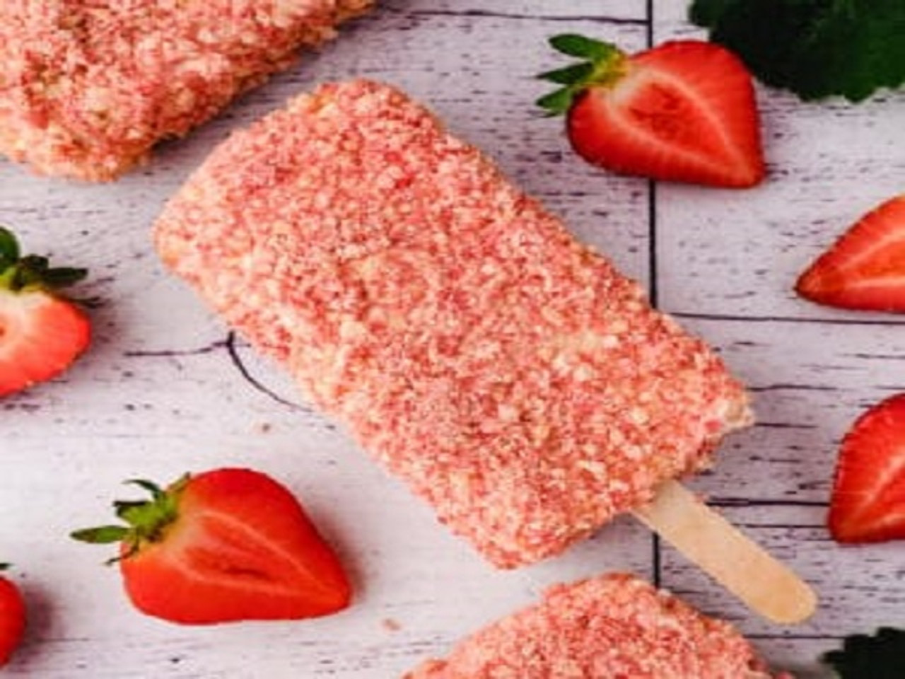 Strawberry Shortcake Ice Cream - CakeAndBarrel