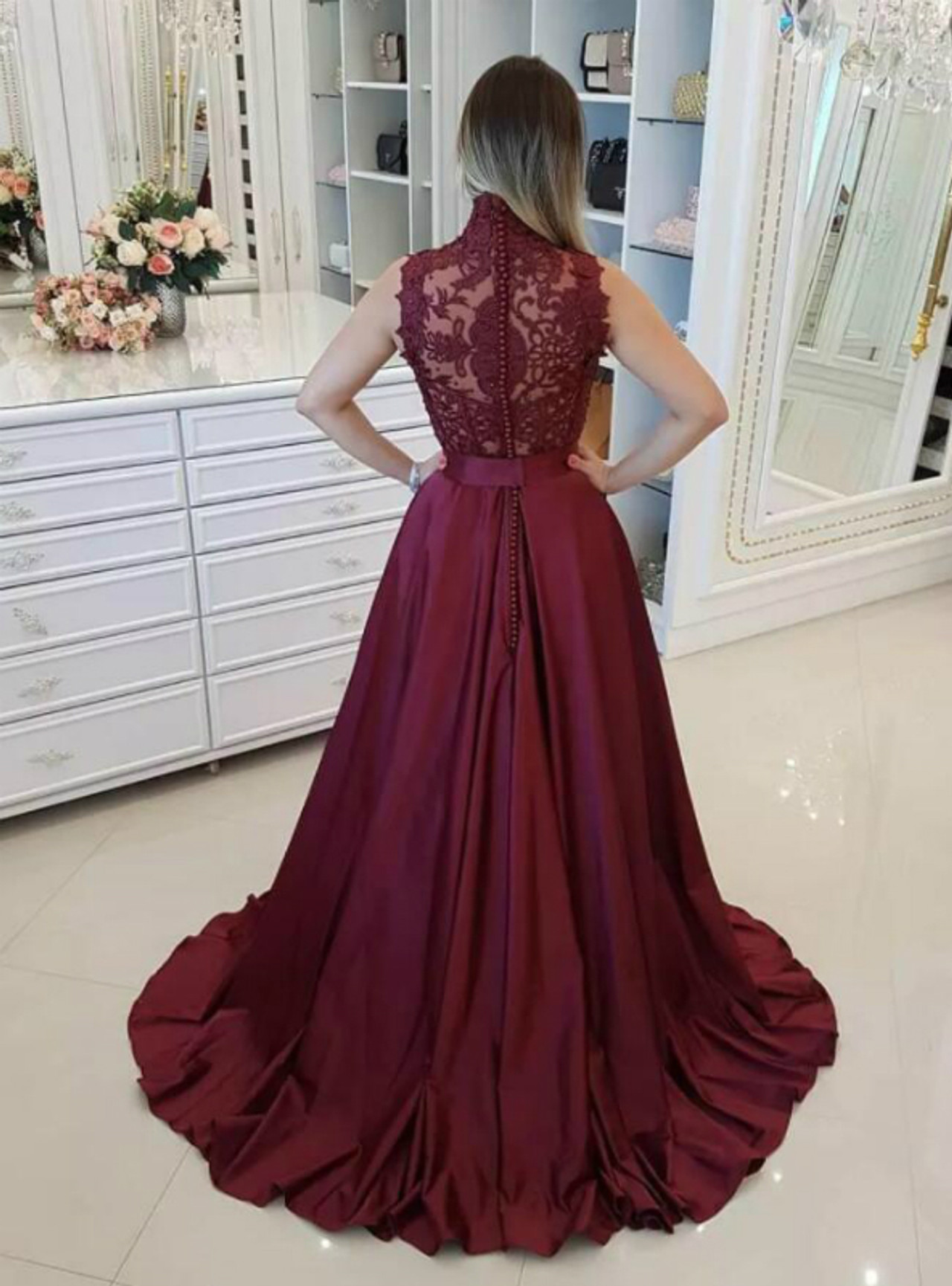 Rhinestones Bodice Chiffon Burgundy Prom Gowns with Halter Straps