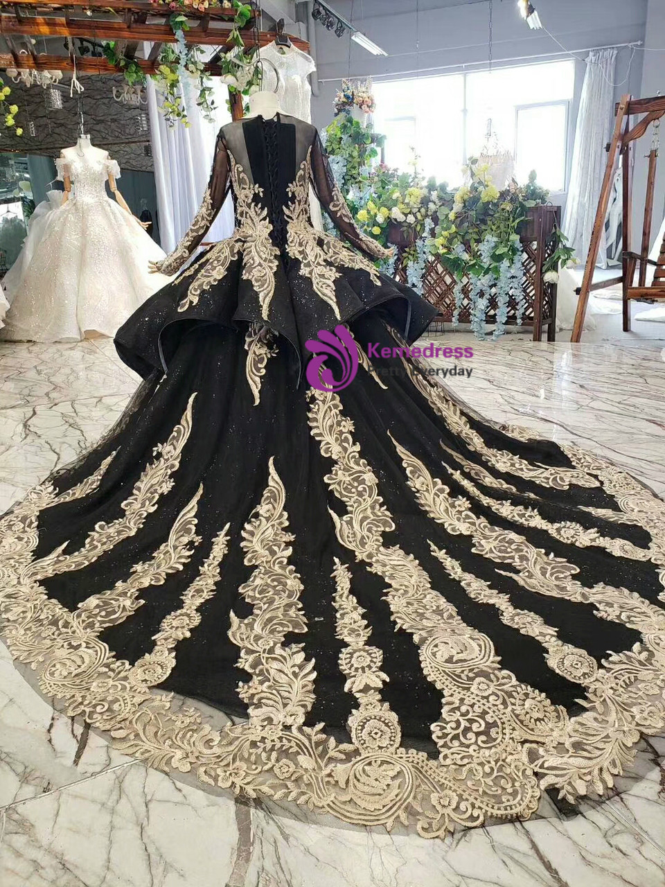 Black Gold Lace Appliques Long Sleeve Beading Flower Girl Dress With Long Train Black Gold Lace Appliques Long Sleeve Beading Flower Girl Dress With Long Train
