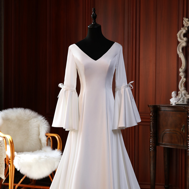 White Satin V-neck Long Sleeve Wedding Dress