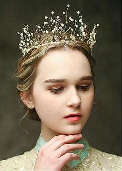 In Stock Beautiful Alloy Wedding Tiara With Rhinestones