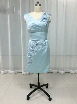 Stylish 2017 Sheath Satin Mother Dress Knee Length Pleat Flowers