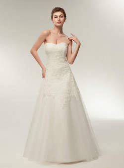 A-Line Sweetheart Tulle Lace Appliques Floor Length Wedding Dress