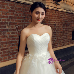 White Ball Gown Tulle Sweetheart Neck Ruffle Wedding Dress