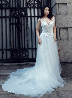 A-Line White V-neck Backless Tulle Train Appliques Wedding Dress