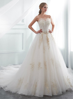 White Tulle Sweetheart Neck Backless Appliques Wedding Dress