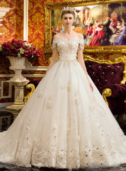 White Ball Gown Tulle Lace Appliques Off Shoulder Wedding Dress With Crystal