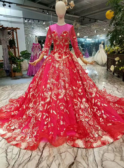Red Tulle Appliques Long Sleeve Wedding Dress With Train