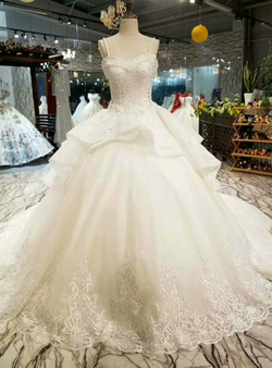 Light Champagne Ball Gown Tulle Lace Appliquies Spaghetti Straps Weddng Dress With Beading