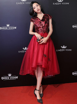 Shop 2019 Long & Short In Stock:Ship in 48 Hours Burgundy Tulle Sequins V-neck Homecoming Dress With Factory Price From Kemedress