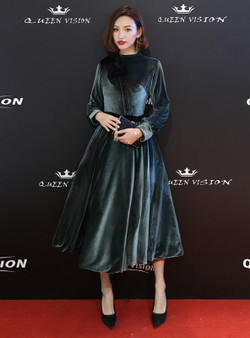 Shop 2019 Long & Short In Stock:Ship in 48 Hours Green High Neck Velvet Long Sleeve Prom Dress With Factory Price From Kemedress Shop 2019 Long & Short In Stock:Ship in 48 Hours Green High Neck Velvet Long Sleeve Prom Dress With Factory Price From Kemedress